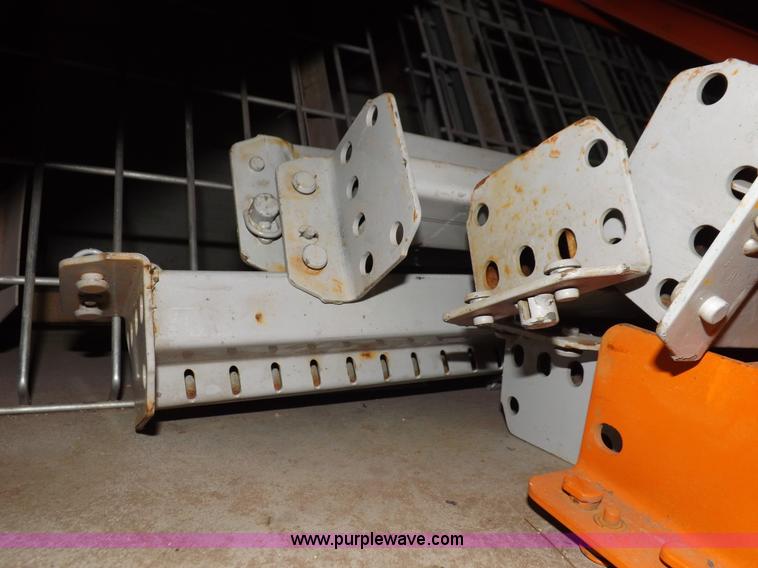 image for item H9125 Assorted pallet racking