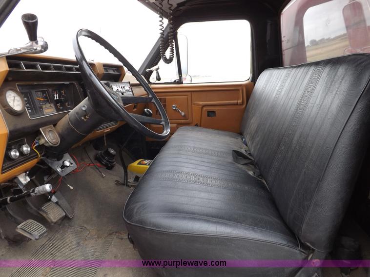 image for item H9126 1980 Ford F700 fire truck