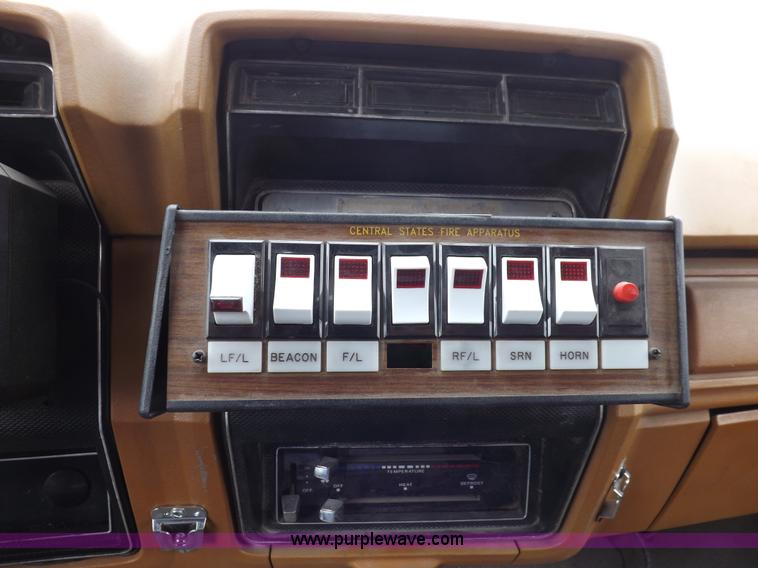 image for item H9126 1980 Ford F700 fire truck