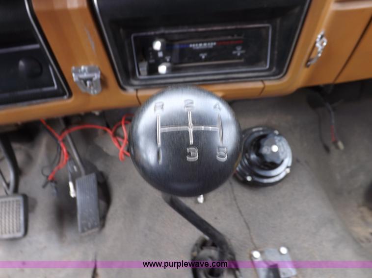 image for item H9126 1980 Ford F700 fire truck