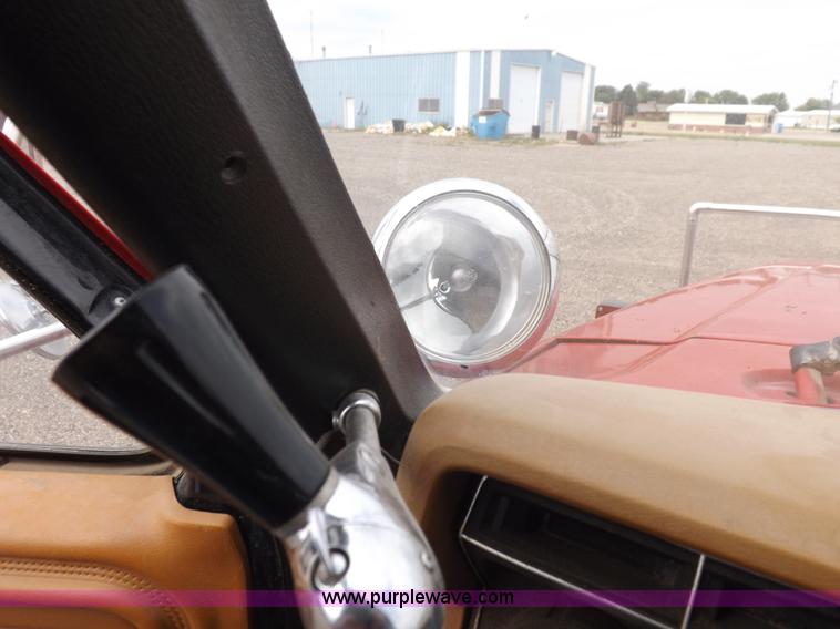 image for item H9126 1980 Ford F700 fire truck