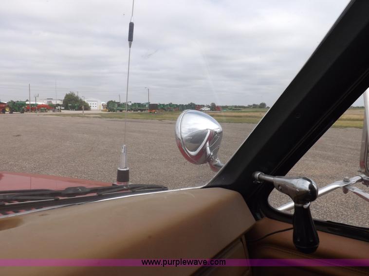 image for item H9126 1980 Ford F700 fire truck