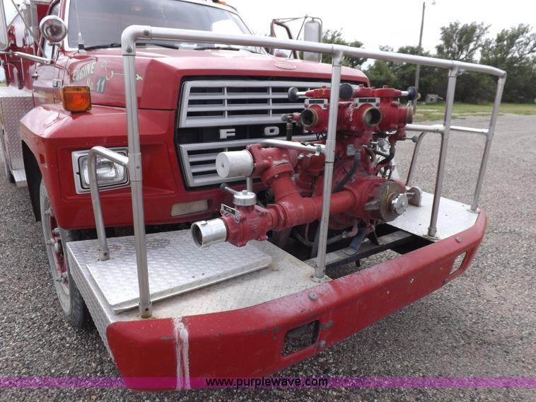 image for item H9126 1980 Ford F700 fire truck