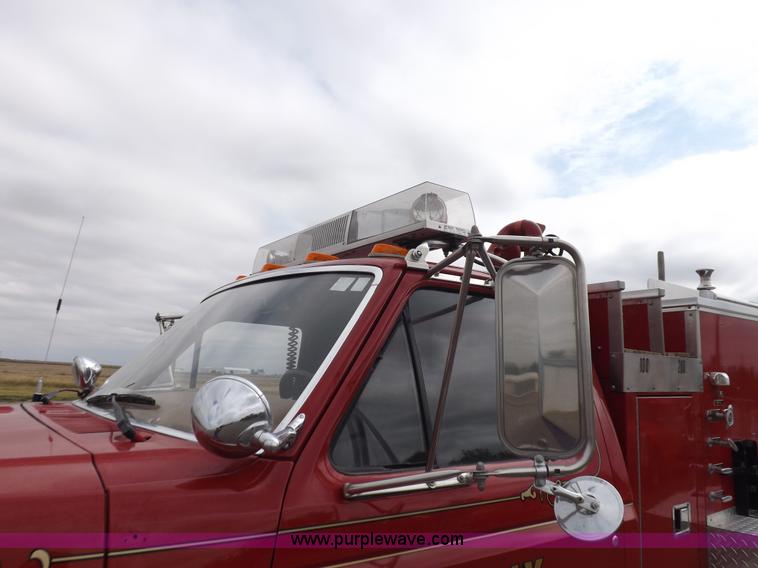 image for item H9126 1980 Ford F700 fire truck