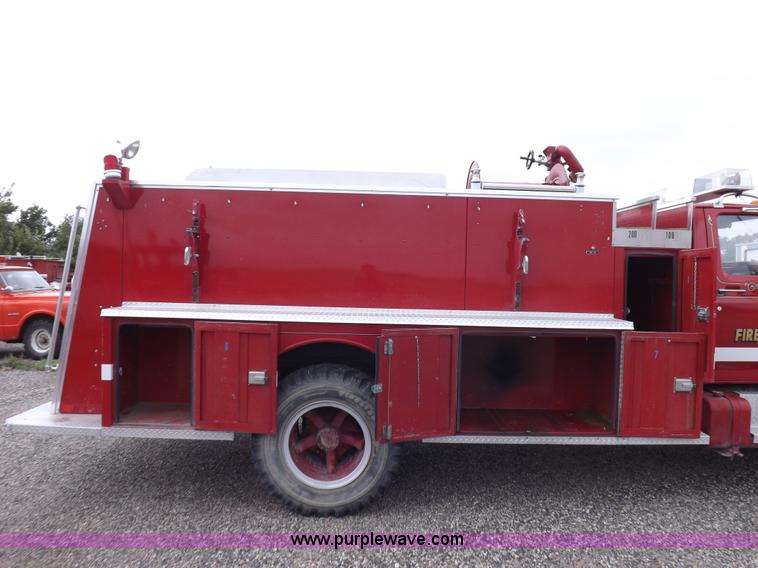image for item H9126 1980 Ford F700 fire truck