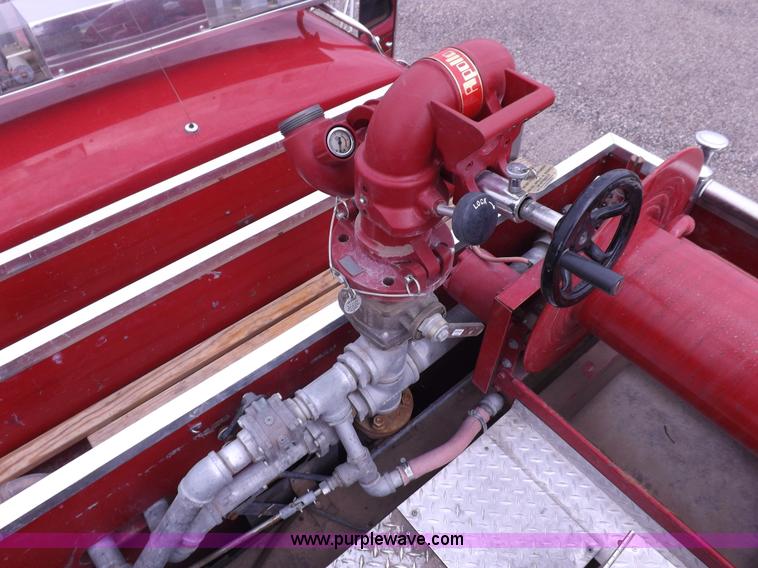 image for item H9126 1980 Ford F700 fire truck
