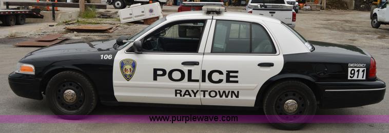 image for item I2979 2010 Ford Crown Victoria Police Interceptor
