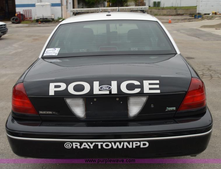 image for item I2979 2010 Ford Crown Victoria Police Interceptor