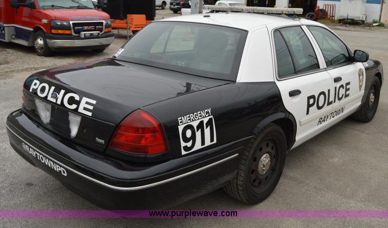image for item I2979 2010 Ford Crown Victoria Police Interceptor