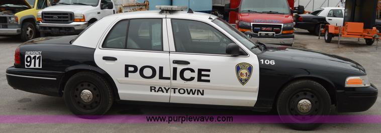 image for item I2979 2010 Ford Crown Victoria Police Interceptor