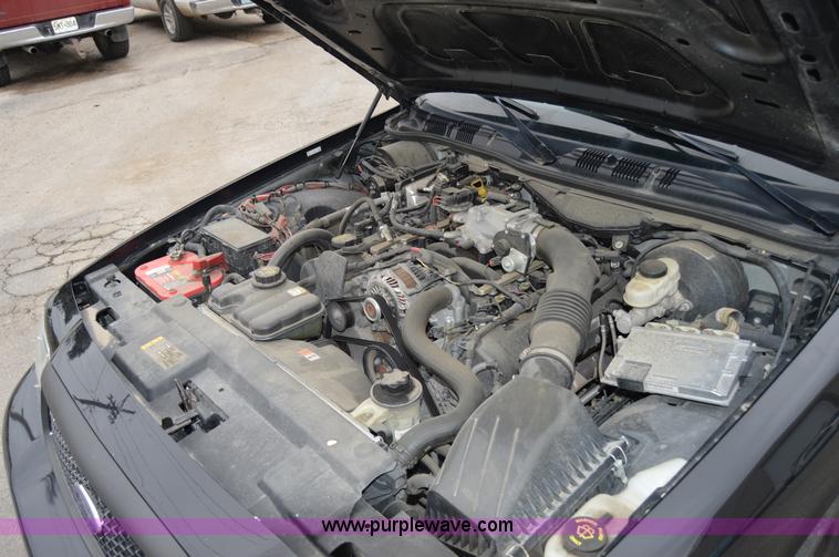 image for item I2979 2010 Ford Crown Victoria Police Interceptor