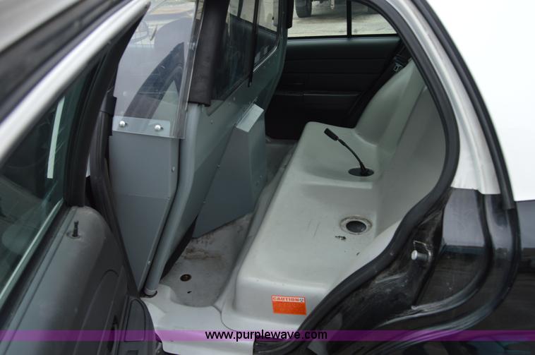 image for item I2979 2010 Ford Crown Victoria Police Interceptor
