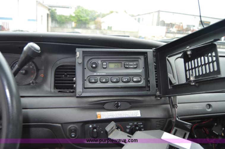 image for item I2979 2010 Ford Crown Victoria Police Interceptor