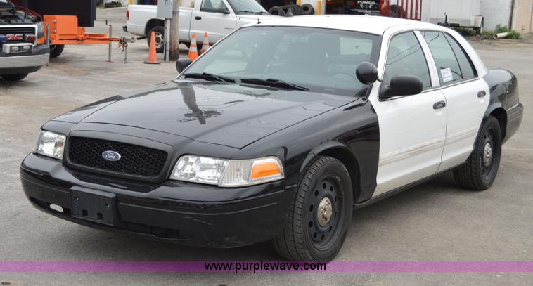 image for item I2980 2010 Ford Crown Victoria Police Interceptor