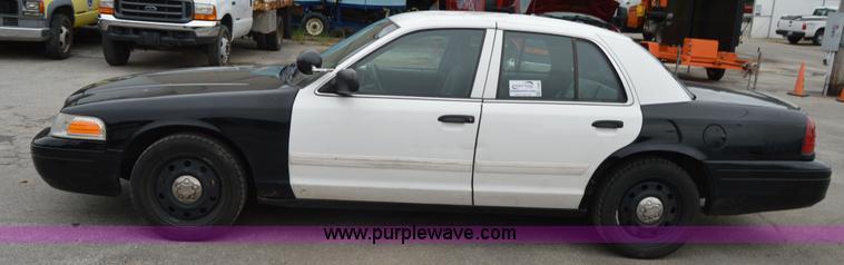 image for item I2980 2010 Ford Crown Victoria Police Interceptor