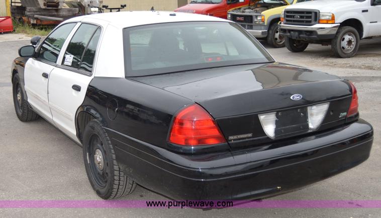 image for item I2980 2010 Ford Crown Victoria Police Interceptor