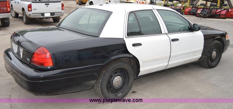 image for item I2980 2010 Ford Crown Victoria Police Interceptor