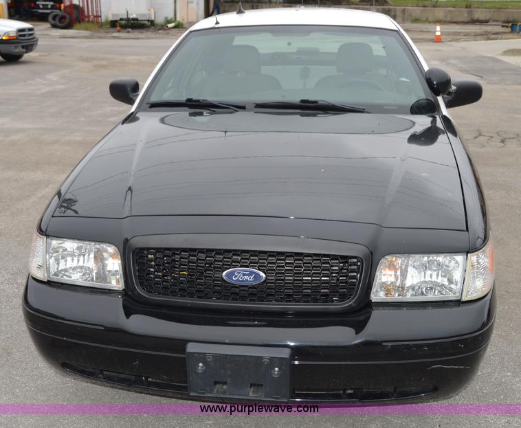 image for item I2980 2010 Ford Crown Victoria Police Interceptor