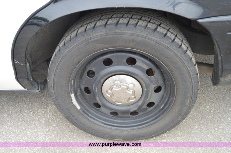 image for item I2980 2010 Ford Crown Victoria Police Interceptor