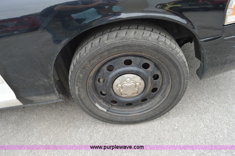 image for item I2980 2010 Ford Crown Victoria Police Interceptor