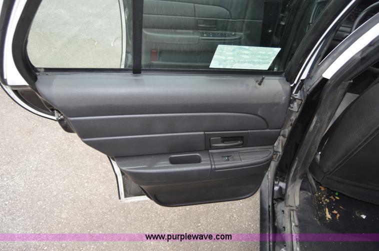 image for item I2980 2010 Ford Crown Victoria Police Interceptor