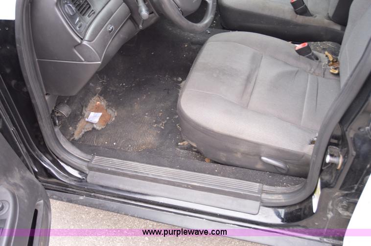 image for item I2980 2010 Ford Crown Victoria Police Interceptor