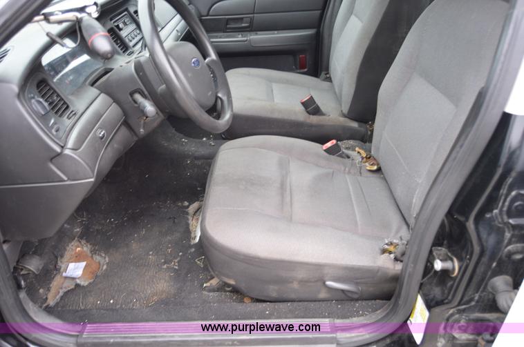 image for item I2980 2010 Ford Crown Victoria Police Interceptor