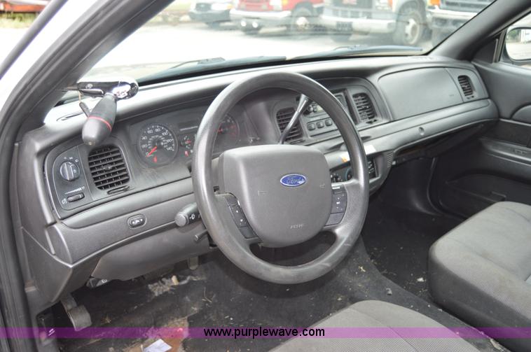image for item I2980 2010 Ford Crown Victoria Police Interceptor