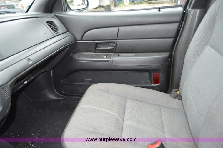 image for item I2980 2010 Ford Crown Victoria Police Interceptor
