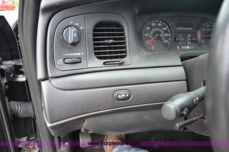 image for item I2980 2010 Ford Crown Victoria Police Interceptor