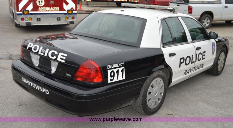 image for item I2981 2010 Ford Crown Victoria Police Interceptor