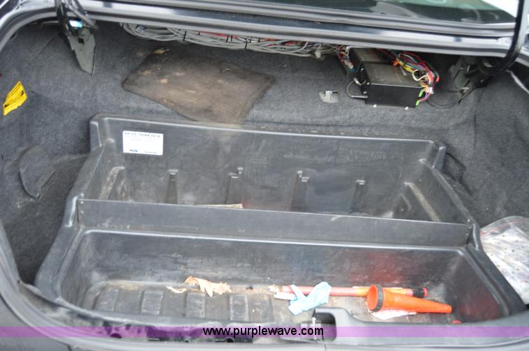 image for item I2981 2010 Ford Crown Victoria Police Interceptor