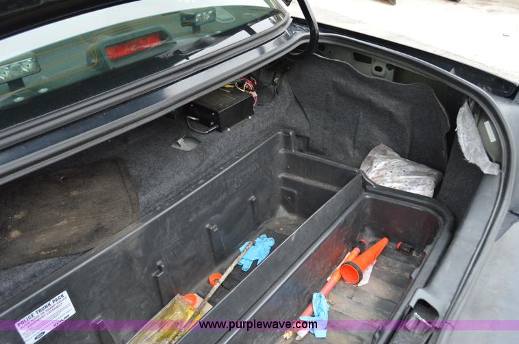 image for item I2981 2010 Ford Crown Victoria Police Interceptor