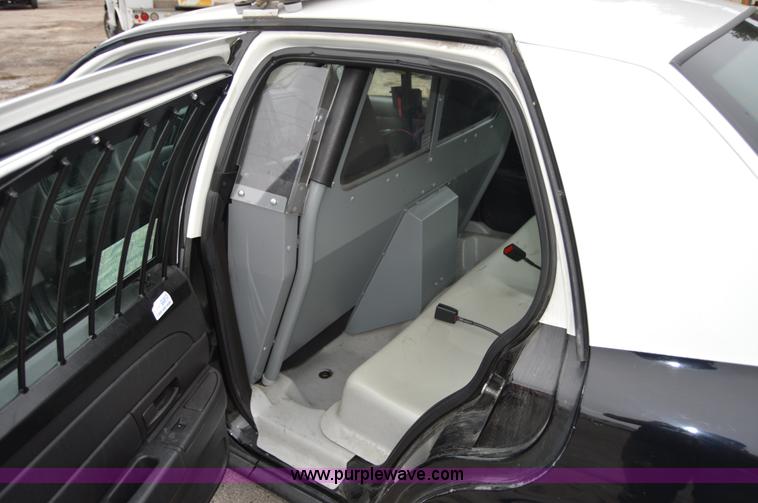 image for item I2981 2010 Ford Crown Victoria Police Interceptor