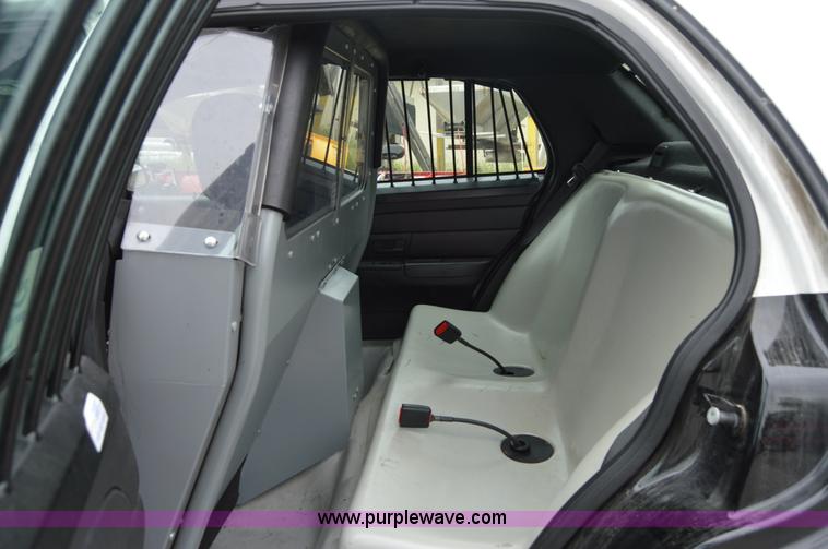 image for item I2981 2010 Ford Crown Victoria Police Interceptor