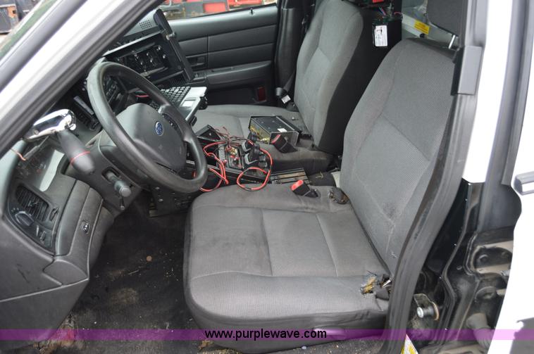 image for item I2981 2010 Ford Crown Victoria Police Interceptor