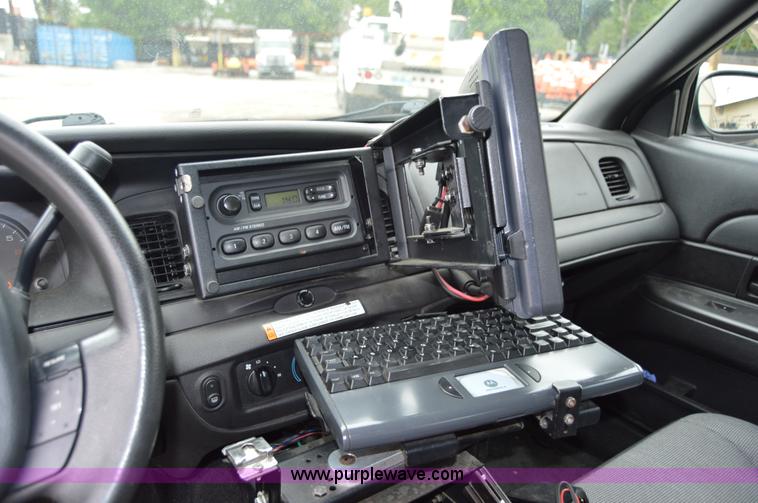 image for item I2981 2010 Ford Crown Victoria Police Interceptor