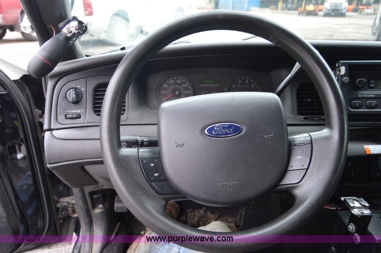 image for item I2981 2010 Ford Crown Victoria Police Interceptor