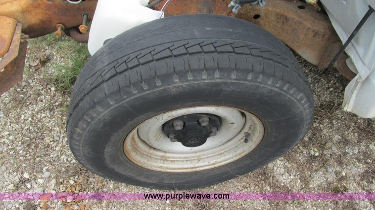 image for item I3228 1990 Chevrolet Cheyenne 1500 pickup truck