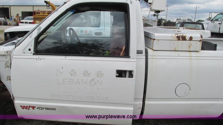 image for item I3228 1990 Chevrolet Cheyenne 1500 pickup truck