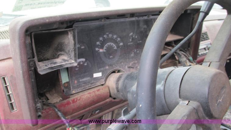 image for item I3228 1990 Chevrolet Cheyenne 1500 pickup truck