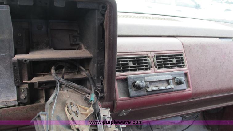 image for item I3228 1990 Chevrolet Cheyenne 1500 pickup truck