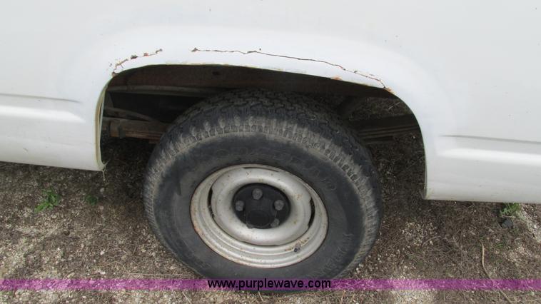 image for item I3228 1990 Chevrolet Cheyenne 1500 pickup truck