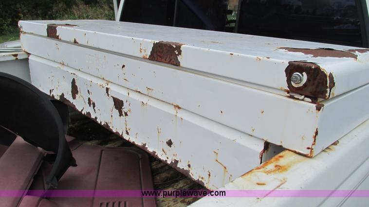 image for item I3228 1990 Chevrolet Cheyenne 1500 pickup truck