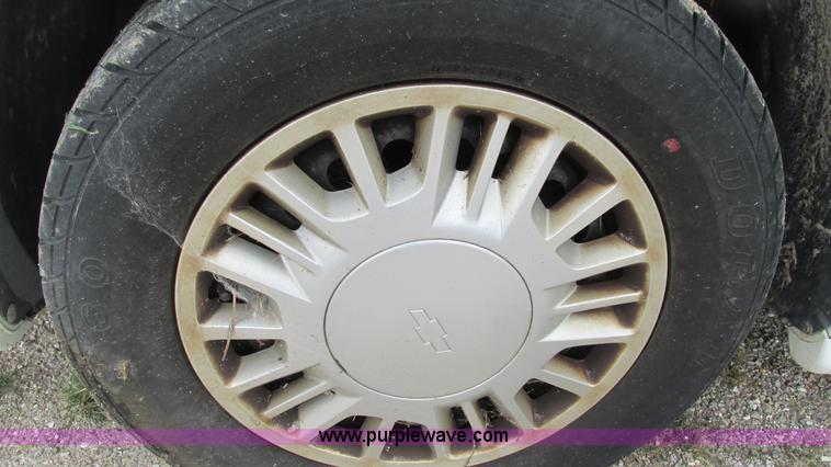 image for item I3230 2000 Chevrolet Malibu