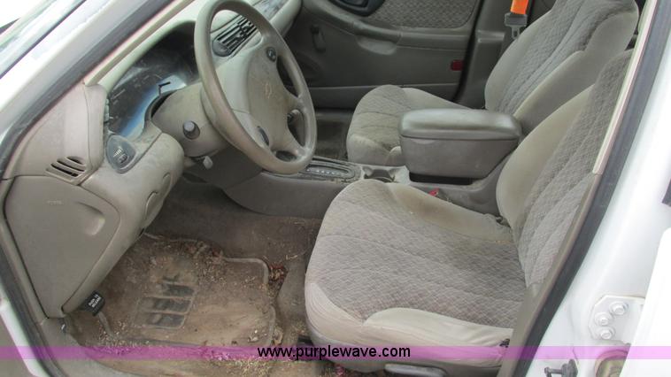 image for item I3230 2000 Chevrolet Malibu