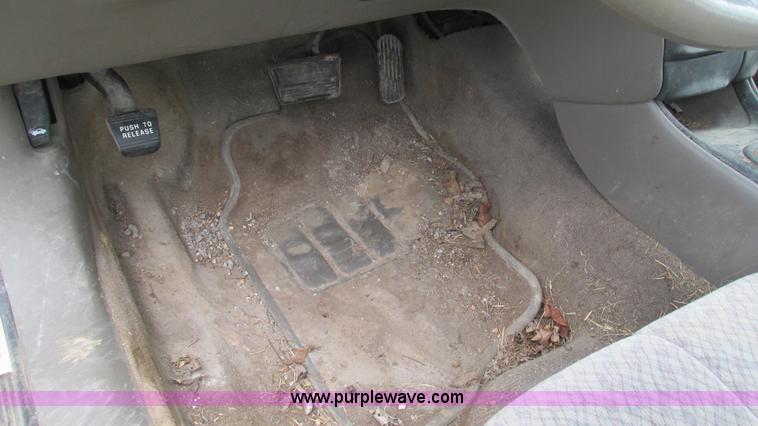 image for item I3230 2000 Chevrolet Malibu