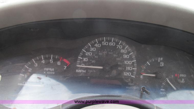 image for item I3230 2000 Chevrolet Malibu