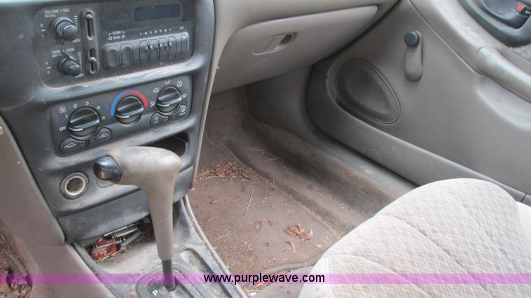 image for item I3230 2000 Chevrolet Malibu