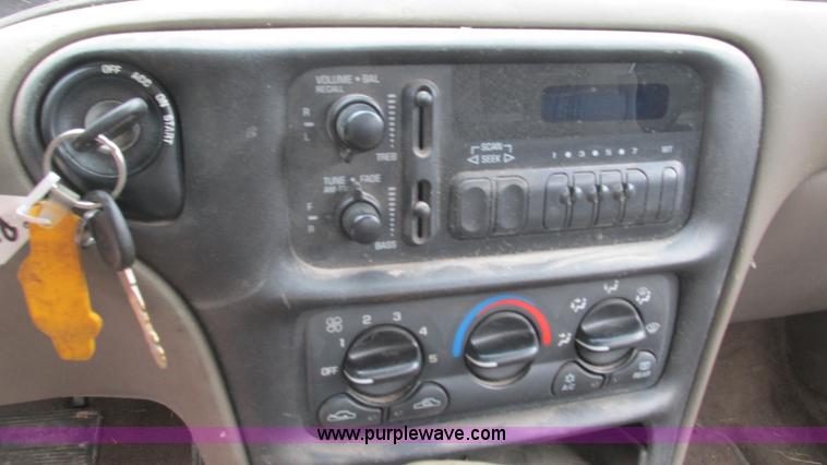 image for item I3230 2000 Chevrolet Malibu